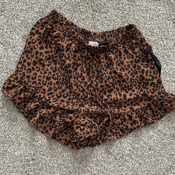 Leopard shorts - Picture 1 of 2